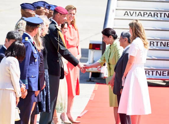 Crown Princess Elisabeth Welcomes Japanese Emperor and Empress - Brussels Emperor Naruhito of Japan and his wife, Empress Masako are welcomed by Princess Elisabeth of Belgium upon their arrival at Melsbroek airport in Brussels, Belgium, 20 June 2026. The Japanese imperial majesties are on a state visit to Belgium. This year, Belgium and Japan celebrate 160 years of diplomatic relations. This state visit is therefore the opportunity to confirm the close ties between the two countries, which are also reflected in the special bond between the Belgian royal family and the Japanese imperial family Photo by Olivier Polet ABACAPRESS.COM Brussels Belgium  Copyright: xPoletxOlivier ABACAx