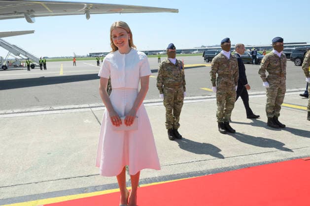 Crown Princess Elisabeth Welcomes Japanese Emperor and Empress - Brussels Emperor Naruhito of Japan and his wife, Empress Masako are welcomed by Princess Elisabeth of Belgium upon their arrival at Melsbroek airport in Brussels, Belgium, 20 June 2026. The Japanese imperial majesties are on a state visit to Belgium. This year, Belgium and Japan celebrate 160 years of diplomatic relations. This state visit is therefore the opportunity to confirm the close ties between the two countries, which are also reflected in the special bond between the Belgian royal family and the Japanese imperial family Photo by Pool ABACAPRESS.COM Brussels Belgium  Copyright: xABACAx