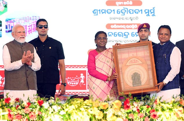 2nd Anniversary programme of the BJP Government in Odisha Mayurbhanj Odisha , Jun 20 (ANI): President Droupadi Murmu gets felicitated by Odisha Chief Minister Mohan Charan Majhi at the second-anniversary programme of the BJP-led Odisha government at Rairangpur, Mayurbhanj, on Saturday. Prime Minister Narendra Modi also present. Mayurbhanj Odisha India Copyright: xANIx ANI_20260620425