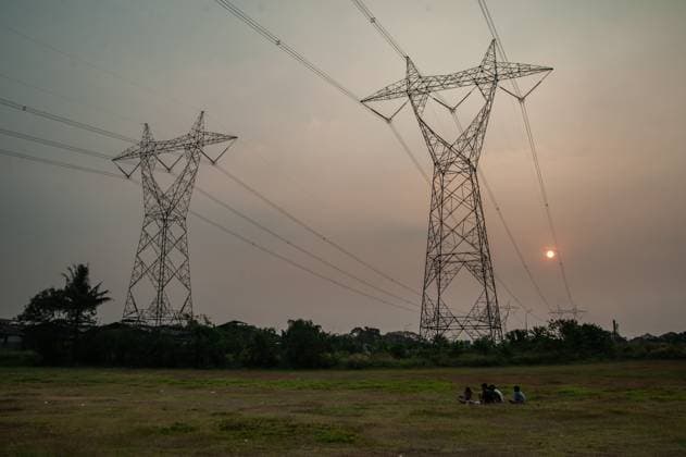 Power Outage in Tangerang, Indonesia TANGERANG, INDONESIA - JUNE 20, 2026: Indonesian state-owned electricity company, Perusahaan Listrik Negara (PLN), announced a power outage in several areas of Tangerang on June 20, 2026. This is part of PLN s recent repeated blackouts across Java due to coal shortages. PLN is currently accelerating the signing of contracts with coal suppliers, particularly for medium rank coal, which is widely used in coal power plants. Tangerang Indonesia Copyright: x xGabrixPerboirexWilhelminhoxRinggixSenggax xJNAxPressx