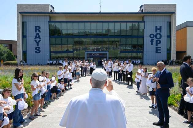 ITALY - POPE LEO XIV ARRIVES FOR A PASTORAL VISIT IN PAVIA - 2026 6 20 Italy, Pavia, Vatican, 2026 06 20 Pope Leo XIV Visit to the National Center for Oncological Hadron Therapy during a pastoral visit in Pavia EDITORIAL USE ONLY - NO BOOKS Copyright: xVATICANxMEDIAx