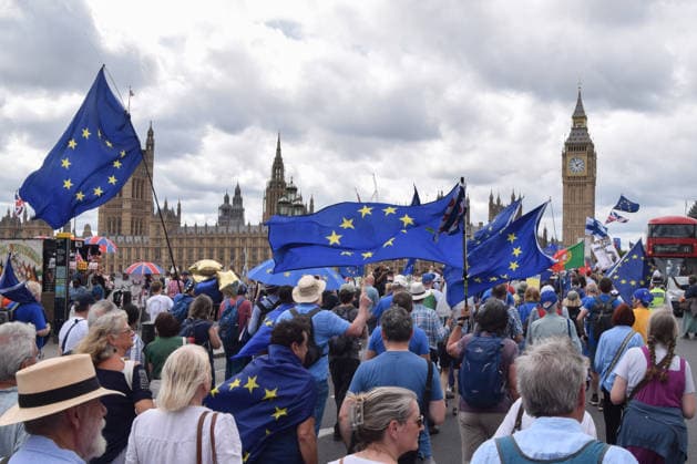 June 20, 2026, London, England, United Kingdom: Protesters pass over Westminster Bridge during the National Rejoin March, calling on the UK government to rejoin the European Union. London United Kingdom  - ZUMAv130 20260620_zip_v130_010 Copyright: xVukxValcicx
