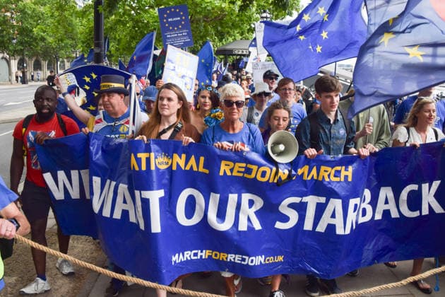 June 20, 2026, London, England, United Kingdom: Protesters pass through Central London during the National Rejoin March, calling on the UK government to rejoin the European Union. London United Kingdom - ZUMAv130 20260620_zip_v130_020 Copyright: xVukxValcicx
