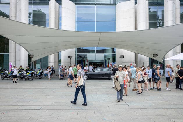 Tag der offenen Tür: Auf einen Blick hinter die Kulissen des Regierungsviertels. Deutschöand, Berlin am 20. Juni, 2026: Das Bundeskanzleramt öffnete seine Tore für Besucher, Familien und Bürger, die sich bei vielfältigen Angeboten über die Arbeit der Bundesregierung informierten. *** Open House