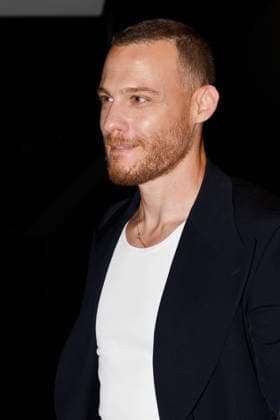 News - Dolce&Gabbana Spring 2027 Men s Collections Show - Celebrities MILAN, ITALY - JUNE 20, 2026: Kerem Bursin leaves the Dolce&amp;Gabbana Men s Spring Summer 2027 collection runway show during the Milan Fashion Week Menswear in Milan, Italy. Photo: Cinzia Camela. Milan Metropol Italy Copyright: xCinziaxCamelax xLiveMediax LPN_2529182