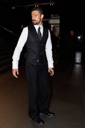 News - Dolce&Gabbana Spring 2027 Men s Collections Show - Celebrities MILAN, ITALY - JUNE 20, 2026: Michele Morrone leaves the Dolce&amp;Gabbana Men s Spring Summer 2027 collection runway show during the Milan Fashion Week Menswear in Milan, Italy. Photo: Cinzia Camela. Milan Metropol Italy Copyright: xCinziaxCamelax xLiveMediax LPN_2529190