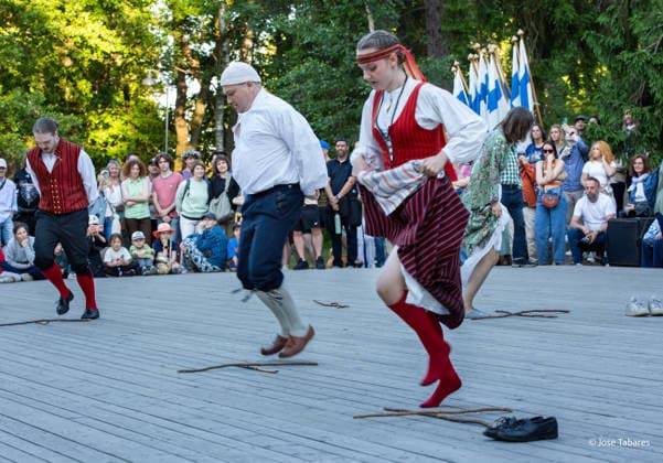 June 19, 2026, Helsinki, Uusimaa, Finland: HELSINKI, FINLAND Ã¢â‚¬ June 19, 2026: Participants compete in the traditional Stickman Cross dance during the annual Seurasaari Midsummer Bonfires (Juhannusvalkeat) at Seurasaari Open-Air Museum in Helsinki, Finland. The lively folk dance competition is one of the traditional activities featured during Finland s Midsummer celebrations, bringing together performers and visitors to celebrate the country s cultural heritage and the summer solstice. Helsinki Finland - ZUMAt172 20260619_zip_t172_027 Copyright: xJosexTabaresx