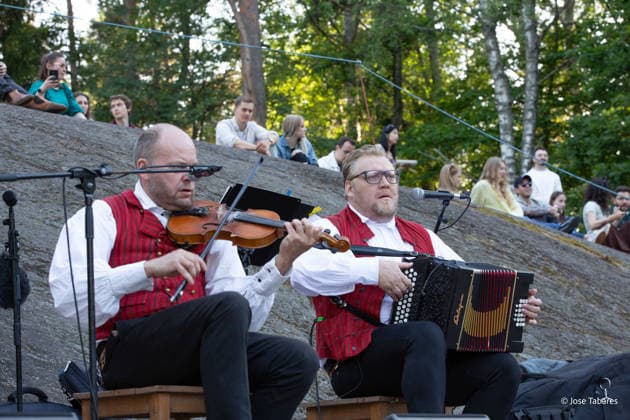 June 19, 2026, Helsinki, Uusimaa, Finland: HELSINKI, FINLAND Ã¢â‚¬ June 19, 2026: The Finnish music duo MoÂ¤SoÂ¤ performs during the annual Seurasaari Midsummer Bonfires (Juhannusvalkeat) celebration at Seurasaari Open-Air Museum in Helsinki, Finland. The duo entertained visitors with traditional Finnish music as part of the country s Midsummer festivities, celebrating the summer solstice through folk culture, music and long-standing traditions. Helsinki Finland - ZUMAt172 20260619_zip_t172_039 Copyright: xJosexTabaresx