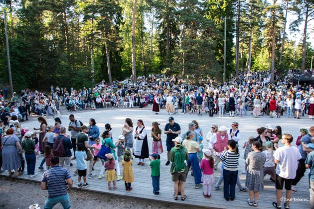June 19, 2026, Helsinki, Uusimaa, Finland: HELSINKI, FINLAND Ã¢â‚¬ June 19, 2026: Visitors gather to celebrate the annual Seurasaari Midsummer Bonfires (Juhannusvalkeat) at Seurasaari Open-Air Museum in Helsinki, Finland. Families, friends and tourists enjoy the festive atmosphere, traditional Finnish music, folk dancing and cultural performances during one of Finland s most cherished celebrations marking the summer solstice. Helsinki Finland - ZUMAt172 20260619_zip_t172_044 Copyright: xJosexTabaresx