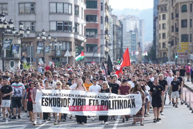 Protest in Bilbao to Denounce Ertzaintza Brutality  Copyright: xH.Bilbaox 7611512