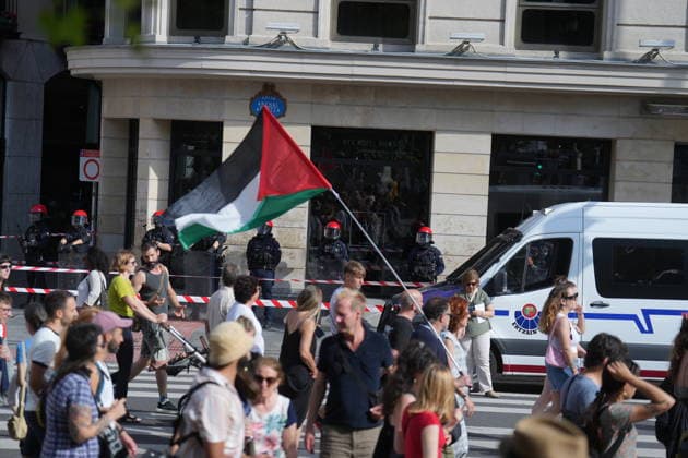 Protest in Bilbao to Denounce Ertzaintza Brutality  Copyright: xH.Bilbaox 7611514