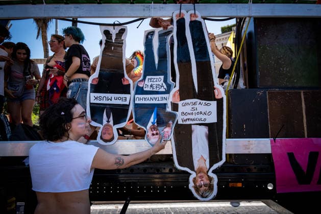 June 20, 2026, Rome, Rm, Italy: Tens of thousands of people take part in the 32nd edition of the Pride Parade in the streets of Rome. Cardboard cutouts with the images of Musk, Netanyahu and Bongiorno are attached upside down to one of the floats participating in the parade. Rome Italy  - ZUMAg256 20260620_znp_g256_044 Copyright: xMarcoxDixGianvitox