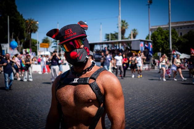 June 20, 2026, Rome, Rm, Italy: Tens of thousands of people take part in the 32nd edition of the Pride Parade in the streets of Rome. Rome Italy - ZUMAg256 20260620_znp_g256_033 Copyright: xMarcoxDixGianvitox