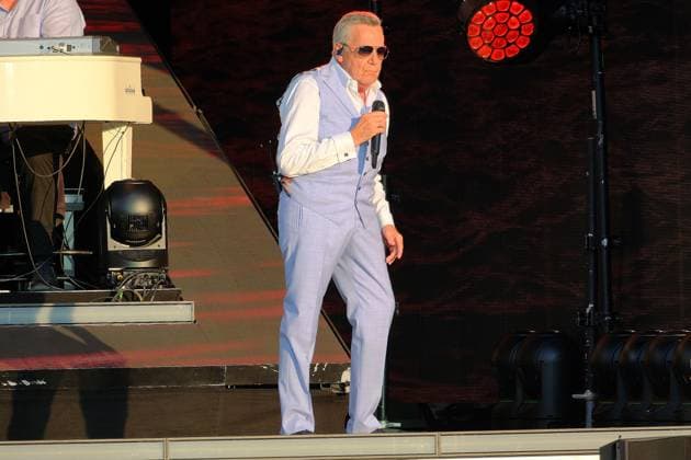20.06.2026 xkhx Kassel, Kassel, Die Open Airs! Sommer 2026, Konzert Schlagerlegende Roland Kaiser vor der Kulisse des Fridericianums rockt die Bühne - *** June 20, 2026 xkhx Kassel, Kassel, Summer 2026 Open-Air Concerts KH