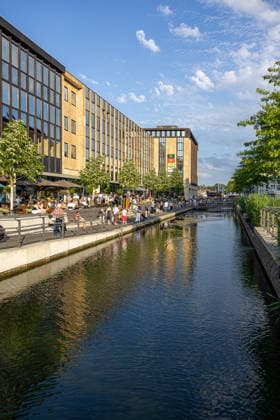 20.06.2026 Kieler Woche 2026 Eindrücke und Szenen vom Eröffnungstag Holstenfleet (Kleiner Kiel Kanal) Kiel Innenstadt Schleswig Holstein Deutschland *** June 20, 2026 Kiel Week 2026