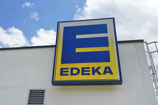 EDEKA,,detected_source_language Food retail,,detected_source_language Logo on Building a Branch office 1131610252