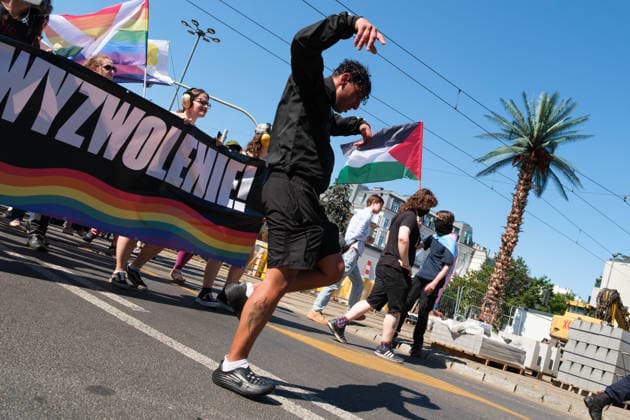June 20, 2026, Warsaw, Masovian Voivodeship, Poland: A person dances as they march in Warsaw s first ever radical Pride parade. Called Equality Parade - Queer Liberation March in Polish, the grassroots march was organized by a collective of radical LGBTQ+ activists as an anti-capitalist alternative to Warsaw s traditional Pride parade, which has recently become dominated by corporate sponsors. Warsaw Poland - ZUMAk204 20260620_zip_k204_014 Copyright: xRomanxKozielx