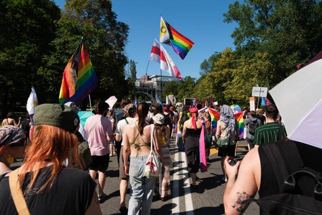 June 20, 2026, Warsaw, Masovian Voivodeship, Poland: Hundreds march in Warsaw s first ever radical Pride parade. Called Equality Parade - Queer Liberation March in Polish, the grassroots march was organized by a collective of radical LGBTQ+ activists as an anti-capitalist alternative to Warsaw s traditional Pride parade, which has recently become dominated by corporate sponsors. Warsaw Poland - ZUMAk204 20260620_zip_k204_025 Copyright: xRomanxKozielx
