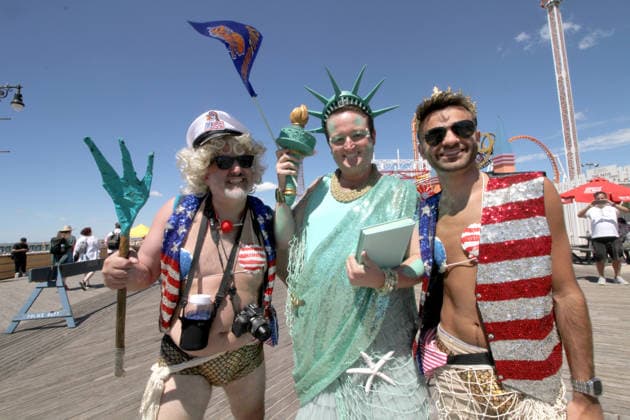 June 20, 2026, Brooklyn, New York, USA: Brooklyn, New York June 20,.2026..The Mermaid Parade is the nation s largest art parade, and one of New York City s greatest summer events. Brooklyn USA - ZUMAct2_ 20260620_faf_ct2_003 Copyright: xBrucexCotlerx