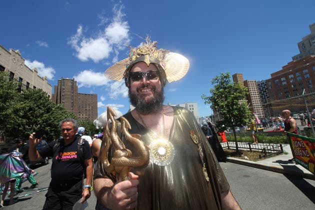 June 20, 2026, Brooklyn, New York, USA: Brooklyn, New York June 20,.2026..The Mermaid Parade is the nation s largest art parade, and one of New York City s greatest summer events. Brooklyn USA - ZUMAct2_ 20260620_faf_ct2_016 Copyright: xBrucexCotlerx