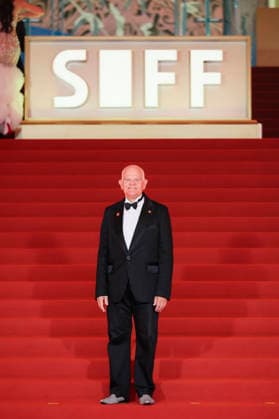 SHANGHAI, CHINA - JUNE 20: Actor Mark Hadlow arrives at the red carpet of the closing ceremony for the 28th Shanghai International Film Festival on June 20, 2026 in Shanghai, China.  Copyright: xVCGx 111649391095