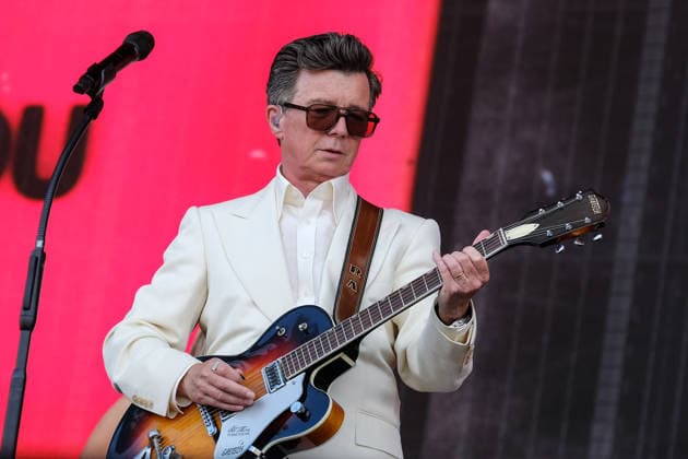 Rick Astley performs at the Isle of Wight festival in Newport, UK - 20 Jun 2026 English singer, songwriter, radio DJ and podcaster, Richard Paul Astley, known professionally as Rick Astley, performing live on stage at the Isle of Wight festival. His debut single Never Gonna Give You Up was a No. 1 hit in more than 25 countries, winning the 1988 Brit Award for Best British Single Newport United Kingdom Copyright: xDawnxFletcher-Parkx xSOPAxImagesx DSCF5250