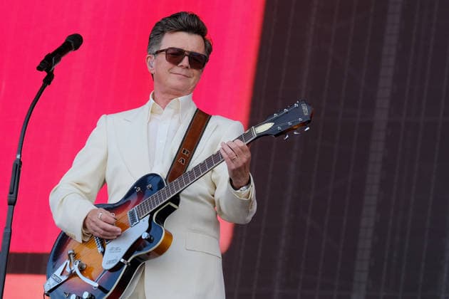 Rick Astley performs at the Isle of Wight festival in Newport, UK - 20 Jun 2026 English singer, songwriter, radio DJ and podcaster, Richard Paul Astley, known professionally as Rick Astley, performing live on stage at the Isle of Wight festival. His debut single Never Gonna Give You Up was a No. 1 hit in more than 25 countries, winning the 1988 Brit Award for Best British Single Newport United Kingdom Copyright: xDawnxFletcher-Parkx xSOPAxImagesx DSCF5264