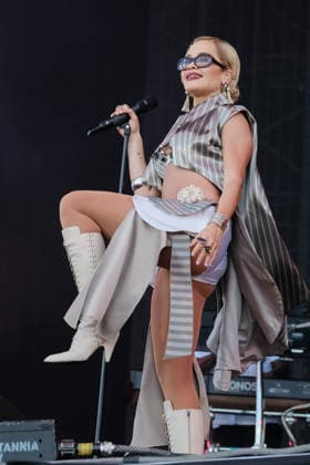 Rita Ora performs at the Isle of Wight festival in Newport, UK - 20 Jun 2026 Yugoslavian born singer songwriter and actor Rita Sahatçiu Ora, known professionally as Rita Ora, performing live on stage at the isle of Wight festival. Newport United Kingdom Copyright: xDawnxFletcher-Parkx xSOPAxImagesx DSCF5467