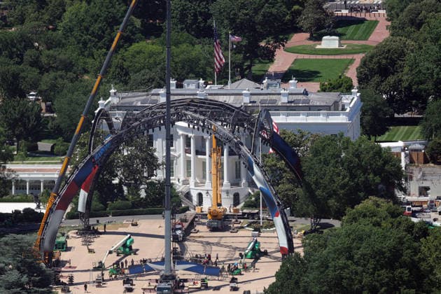 WASHINGTON, D.C. - JUNE 20: Workers remove lighting and stage after the UFC Freedom 250 event on June 20, 2026 in Washington D.C. Copyright: xmpi34x