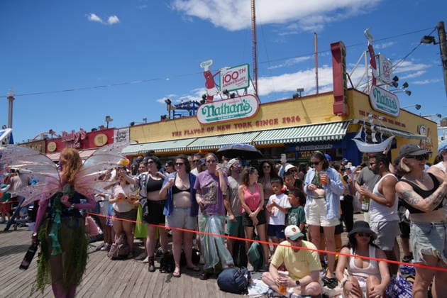 June 20, 2026, New York, Ny, USA: The 44th Annual Mermaid Parade.Coney Island, Brooklyn, NYC.June 20 2026. New York USA - ZUMAms4_ 20260620_faf_ms4_054 Copyright: xSoniaxMoskowitzxGordonx
