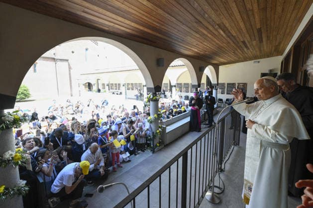 Pope Leo XIV Visits Cathedral In Pavia - Italy Pope Leo XIV presides over a celebration at the Basilica of Saint Peter in the Golden Sky, the 8th-century church where St Augustine is buried, during his one day pastoral visit to Pavia, northern Italy, on June 20, 2026 in Pavia, Italy.. Photo by (EV) Simone Risoluti Vatican Media ABACAPRESS.COM Pavia Italy  Copyright: xABACAx