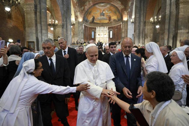 Pope Leo XIV Visits Cathedral In Pavia - Italy Pope Leo XIV presides over a celebration at the Basilica of Saint Peter in the Golden Sky, the 8th-century church where St Augustine is buried, during his one day pastoral visit to Pavia, northern Italy, on June 20, 2026 in Pavia, Italy.. Photo by (EV) Simone Risoluti Vatican Media ABACAPRESS.COM Pavia Italy  Copyright: xABACAx
