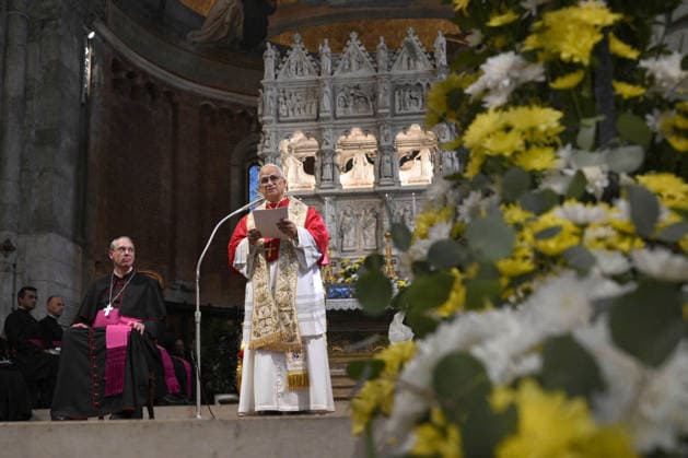 Pope Leo XIV Visits Cathedral In Pavia - Italy Pope Leo XIV presides over a celebration at the Basilica of Saint Peter in the Golden Sky, the 8th-century church where St Augustine is buried, during his one day pastoral visit to Pavia, northern Italy, on June 20, 2026 in Pavia, Italy.. Photo by (EV) Simone Risoluti Vatican Media ABACAPRESS.COM Pavia Italy  Copyright: xABACAx
