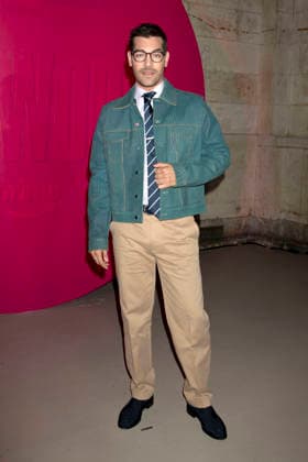Matt Rogers beim Amazon Prime Video Popup Event Elle World zum 25. Geburtstag des Films ˜Legally Blonde Natürlich blond˜ und zur Serie ˜Elle˜ in der Hall des Lumieres. New York, 20.06.2026 *** Matt Rogers at the Amazon Prime Video pop-up event Elle World celebrating the 25th anniversary of the film ˜Legally Blonde˜ and the series ˜Elle˜ at the Hall des Lumières in New York, June 20, 2026,detected_source_language Foto:xB.xHinex xFuturexImagex elle_6648