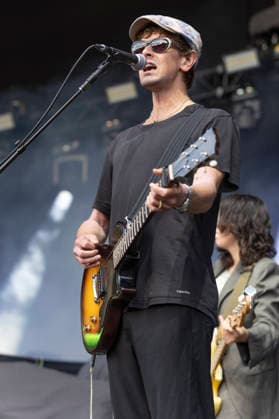 Bar Italia perform at Halifax Piece Hall Sam Fenton of Bar Italia performs at Piece Hall, Halifax, England, 20th June 2026, Credit:Mike Gray MIKE GRAY - B4227 Avalon  Copyright: xMikexGrayx xMIKExGRAYx-xB4227x xAvalonx 1111529144