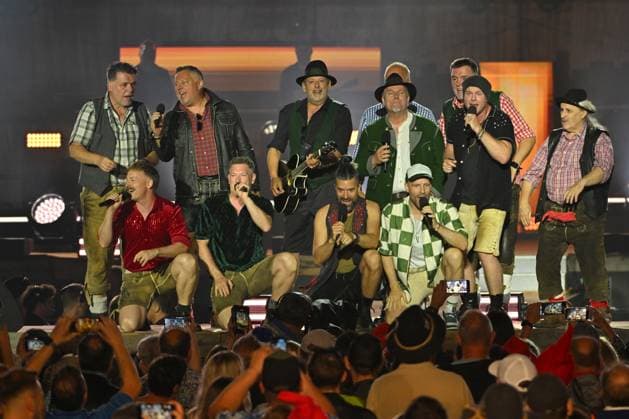 20.06.2026 - Bad Kleinkirchheim - St. Oswald am Hoferriegel in Österreich (AUT) - Wenn die Musi spielt Sommer Open Air 2026- im Bild: AlpenRebellen (Alpen Rebellen) und voXXclub, *** June 20, 2026, Bad Kleinkirchheim, St. Oswald am Hoferriegel, Austria, AUT