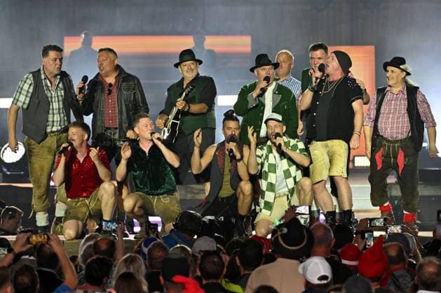 20.06.2026 - Bad Kleinkirchheim - St. Oswald am Hoferriegel in Österreich (AUT) - Wenn die Musi spielt Sommer Open Air 2026- im Bild: AlpenRebellen (Alpen Rebellen) und voXXclub, *** June 20, 2026, Bad Kleinkirchheim, St. Oswald am Hoferriegel, Austria, AUT