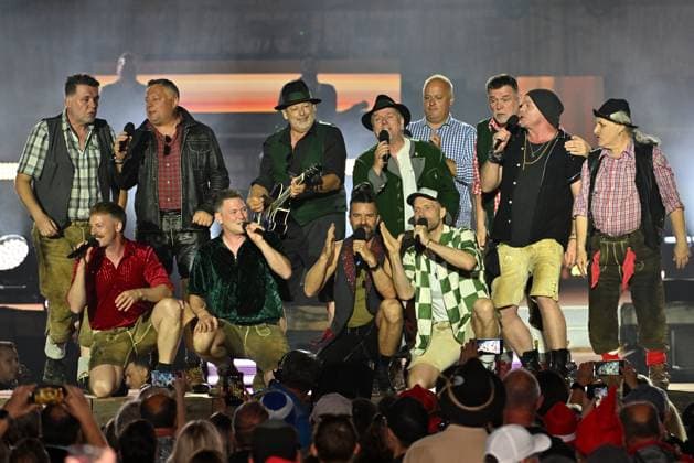 20.06.2026 - Bad Kleinkirchheim - St. Oswald am Hoferriegel in Österreich (AUT) - Wenn die Musi spielt Sommer Open Air 2026- im Bild: AlpenRebellen (Alpen Rebellen) und voXXclub, *** June 20, 2026, Bad Kleinkirchheim, St. Oswald am Hoferriegel, Austria, AUT