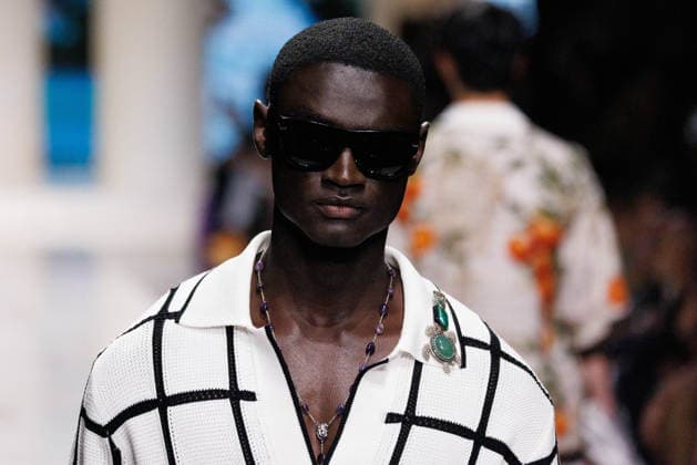 News - Dolce&Gabbana - Runway - Milan Fashion Week - Menswear Spring Summer 2027 MILAN, ITALY - JUNE 20, 2026: A model walks the runway during the Dolce&amp;Gabbana Men s Spring Summer 2027 collection fashion show as part of Milan Fashion Week Menswear in Milan, Italy. Photo: Cinzia Camela. Milan Metropol Italy Copyright: xCinziaxCamelax xLiveMediax LPN_2529292
