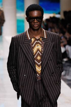 News - Dolce&Gabbana - Runway - Milan Fashion Week - Menswear Spring Summer 2027 MILAN, ITALY - JUNE 20, 2026: A model walks the runway during the Dolce&amp;Gabbana Men s Spring Summer 2027 collection fashion show as part of Milan Fashion Week Menswear in Milan, Italy. Photo: Cinzia Camela. Milan Metropol Italy Copyright: xCinziaxCamelax xLiveMediax LPN_2529337