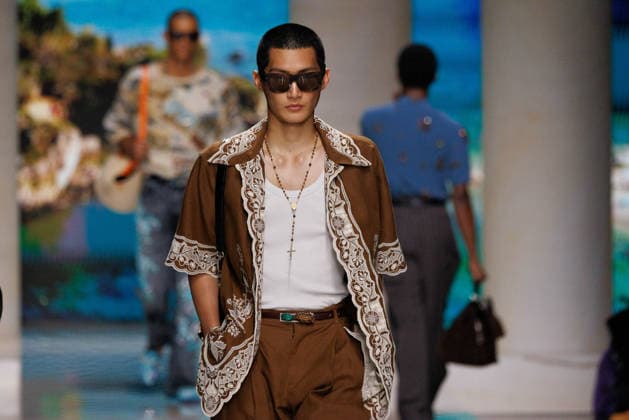 News - Dolce&Gabbana - Runway - Milan Fashion Week - Menswear Spring Summer 2027 MILAN, ITALY - JUNE 20, 2026: A model walks the runway during the Dolce&amp;Gabbana Men s Spring Summer 2027 collection fashion show as part of Milan Fashion Week Menswear in Milan, Italy. Photo: Cinzia Camela. Milan Metropol Italy Copyright: xCinziaxCamelax xLiveMediax LPN_2529343
