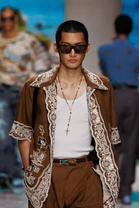 News - Dolce&Gabbana - Runway - Milan Fashion Week - Menswear Spring Summer 2027 MILAN, ITALY - JUNE 20, 2026: A model walks the runway during the Dolce&amp;Gabbana Men s Spring Summer 2027 collection fashion show as part of Milan Fashion Week Menswear in Milan, Italy. Photo: Cinzia Camela. Milan Metropol Italy Copyright: xCinziaxCamelax xLiveMediax LPN_2529348