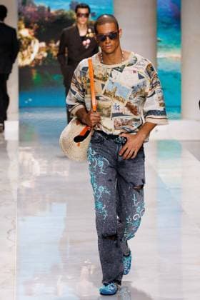News - Dolce&Gabbana - Runway - Milan Fashion Week - Menswear Spring Summer 2027 MILAN, ITALY - JUNE 20, 2026: A model walks the runway during the Dolce&amp;Gabbana Men s Spring Summer 2027 collection fashion show as part of Milan Fashion Week Menswear in Milan, Italy. Photo: Cinzia Camela. Milan Metropol Italy Copyright: xCinziaxCamelax xLiveMediax LPN_2529353