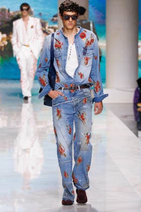 News - Dolce&Gabbana - Runway - Milan Fashion Week - Menswear Spring Summer 2027 MILAN, ITALY - JUNE 20, 2026: A model walks the runway during the Dolce&amp;Gabbana Men s Spring Summer 2027 collection fashion show as part of Milan Fashion Week Menswear in Milan, Italy. Photo: Cinzia Camela. Milan Metropol Italy Copyright: xCinziaxCamelax xLiveMediax LPN_2529375