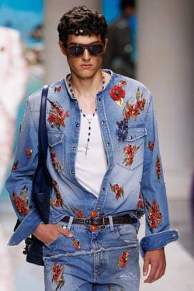 News - Dolce&Gabbana - Runway - Milan Fashion Week - Menswear Spring Summer 2027 MILAN, ITALY - JUNE 20, 2026: A model walks the runway during the Dolce&amp;Gabbana Men s Spring Summer 2027 collection fashion show as part of Milan Fashion Week Menswear in Milan, Italy. Photo: Cinzia Camela. Milan Metropol Italy Copyright: xCinziaxCamelax xLiveMediax LPN_2529377