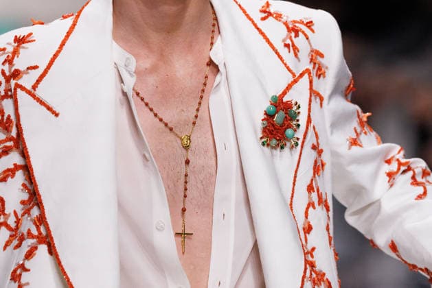 News - Dolce&Gabbana - Runway - Milan Fashion Week - Menswear Spring Summer 2027 MILAN, ITALY - JUNE 20, 2026: A model walks the runway during the Dolce&amp;Gabbana Men s Spring Summer 2027 collection fashion show as part of Milan Fashion Week Menswear in Milan, Italy. Photo: Cinzia Camela. Milan Metropol Italy Copyright: xCinziaxCamelax xLiveMediax LPN_2529382