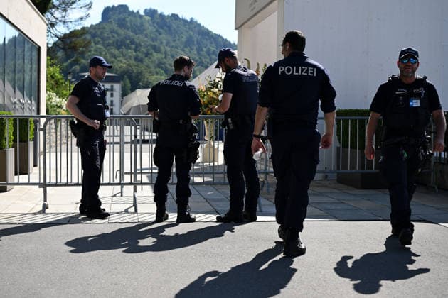 (260621) -- BUERGENSTOCK, June 21, 2026 -- Security officers are seen on duty at Buergenstock mountain resort in central Switzerland, on June 21, 2026. U.S. and Iranian delegates arrived on Sunday at Buergenstock mountain resort in central Switzerland for talks on implementing a memorandum of understanding signed by the two sides to reach a final deal. The U.S. delegation, led by U.S. Vice President J.D. Vance, the Iranian delegation, led by the Speaker of the Iranian Parliament, Mohammad Bagher Ghalibaf, and mediators of Pakistan and Qatar have arrived at the Buergenstock, according to the Swiss Federal Department of Foreign Affairs (FDFA). ) (SpotNews)SWITZERLAND-BUERGENSTOCK-U.S.-IRAN TALKS LianxYi 