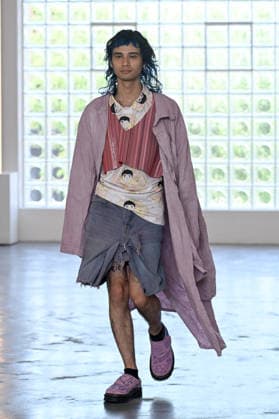 IPA85907660 - Milan, Milan Men™s Fashion Week Spring Summer 2027 - Men™s Fashion, Spring Summer 2027 - Simon Cracker fashion show - runway - pictured: model  Copyright: xSimonaxChiocciax xSimonaxChiocciax 85907660