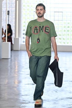 IPA85907674 - Milan, Milan Men™s Fashion Week Spring Summer 2027 - Men™s Fashion, Spring Summer 2027 - Simon Cracker fashion show - runway - pictured: model  Copyright: xSimonaxChiocciax xSimonaxChiocciax 85907674