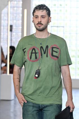 IPA85907678 - Milan, Milan Men™s Fashion Week Spring Summer 2027 - Men™s Fashion, Spring Summer 2027 - Simon Cracker fashion show - runway - pictured: model  Copyright: xSimonaxChiocciax xSimonaxChiocciax 85907678